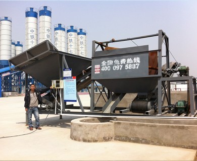 中鐵十七局鄭徐客專洗石機(jī)現(xiàn)場